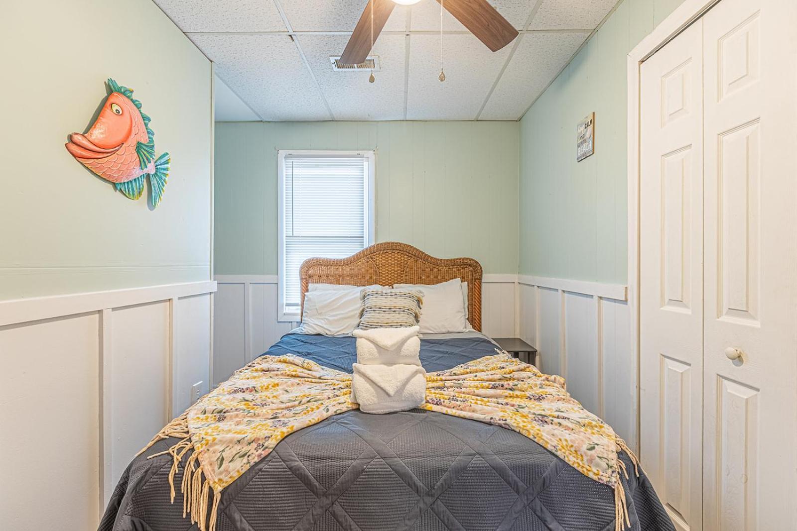 Gorgeous Centrally Located Ocean View 2 King, Huge Private Yard & Deck, Firepit, Bbq, & Game Tables Myrtle Beach Luaran gambar
