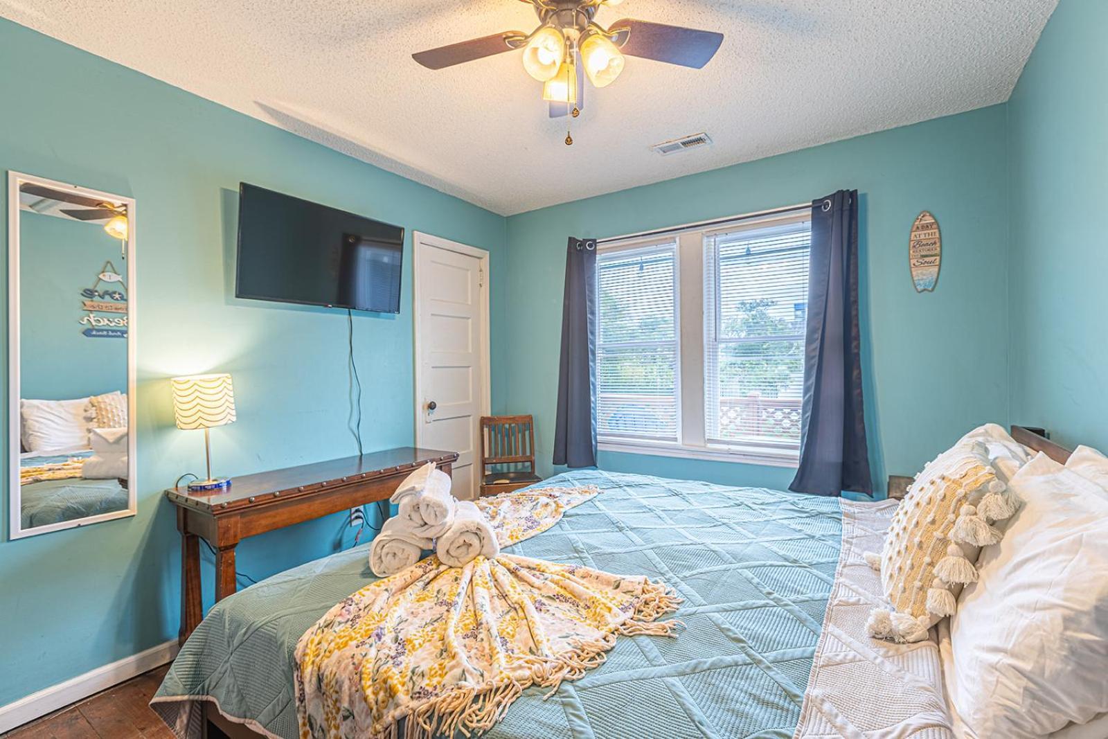 Gorgeous Centrally Located Ocean View 2 King, Huge Private Yard & Deck, Firepit, Bbq, & Game Tables Myrtle Beach Luaran gambar