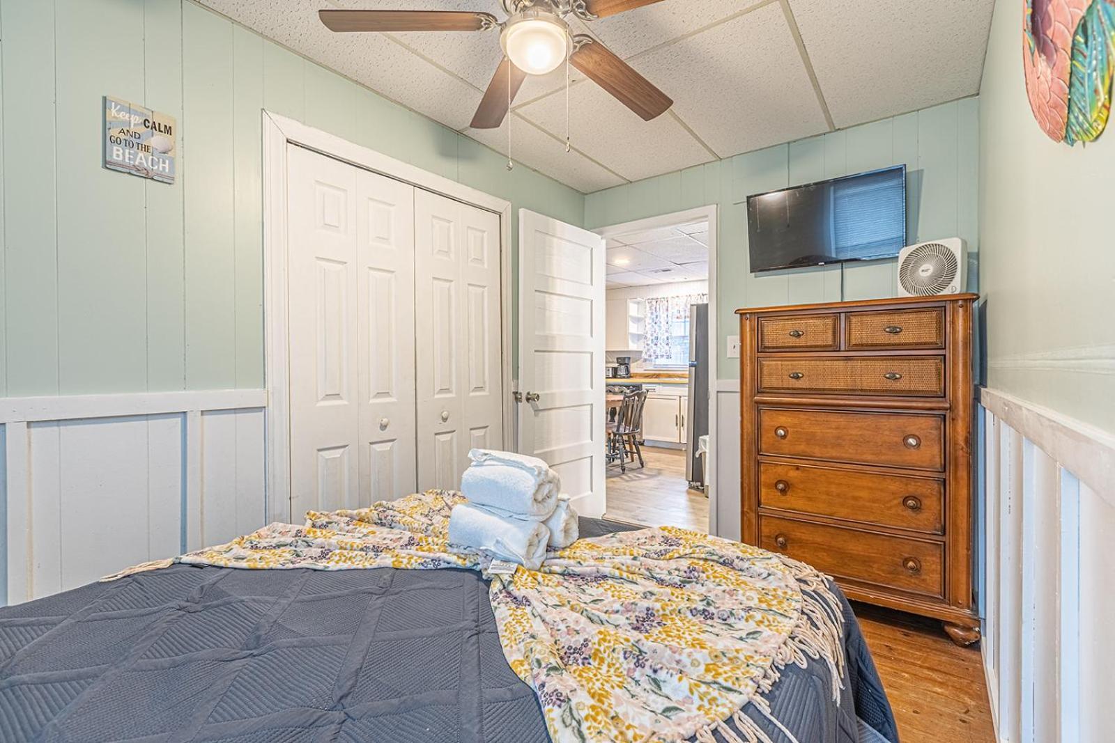 Gorgeous Centrally Located Ocean View 2 King, Huge Private Yard & Deck, Firepit, Bbq, & Game Tables Myrtle Beach Luaran gambar