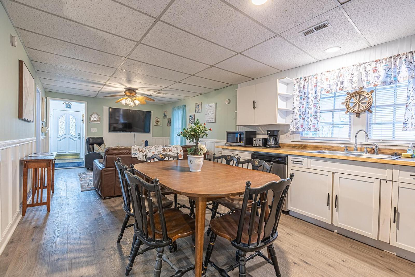 Gorgeous Centrally Located Ocean View 2 King, Huge Private Yard & Deck, Firepit, Bbq, & Game Tables Myrtle Beach Luaran gambar